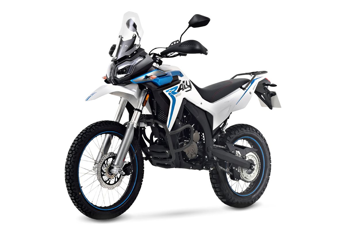 Voge-300-Rally_white_blue_4
