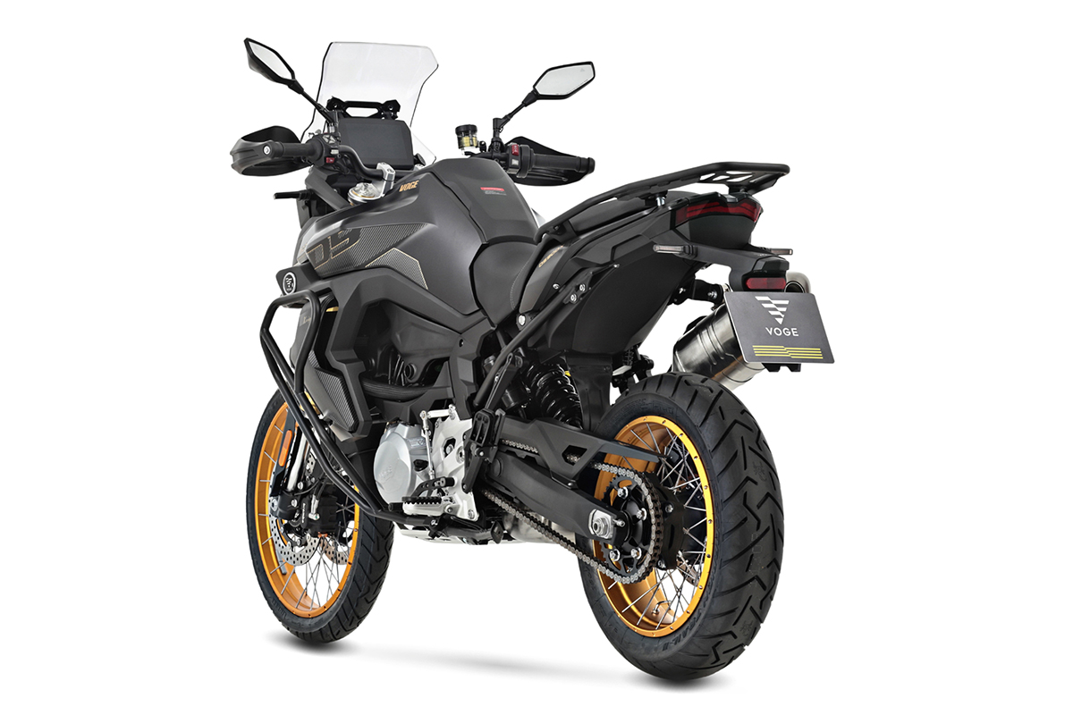 Voge-900-DSX-black1